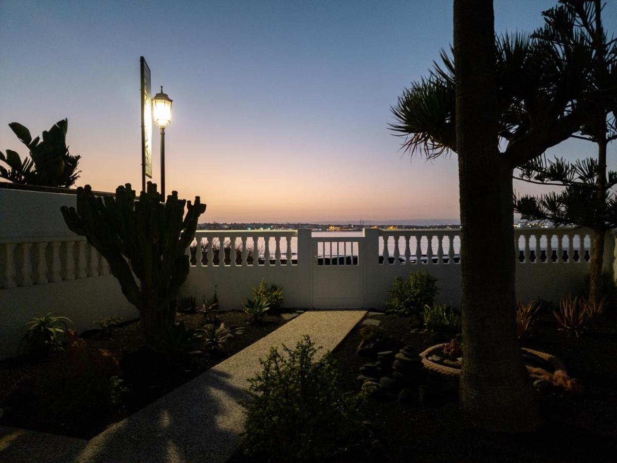 Villa La Maja Beachfront Corralejo Exterior photo