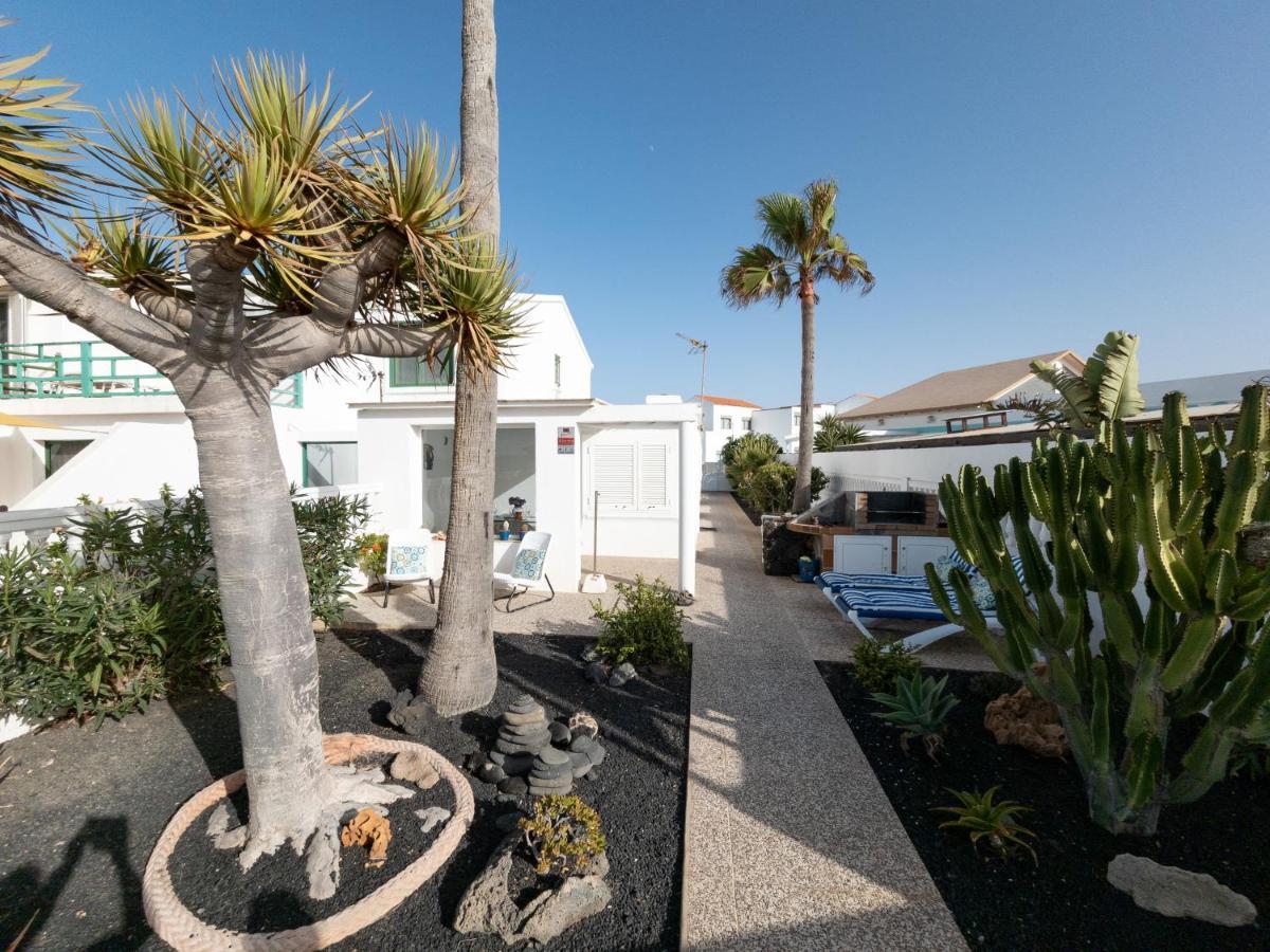 Villa La Maja Beachfront Corralejo Exterior photo